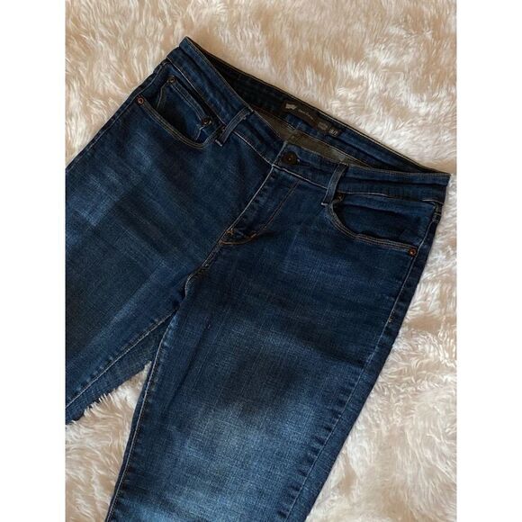 Levi’s SZ 10/30 Woman’s Demi Curve Mid Rise Straight Leg Dark Denim Jea… - Picture 7 of 12